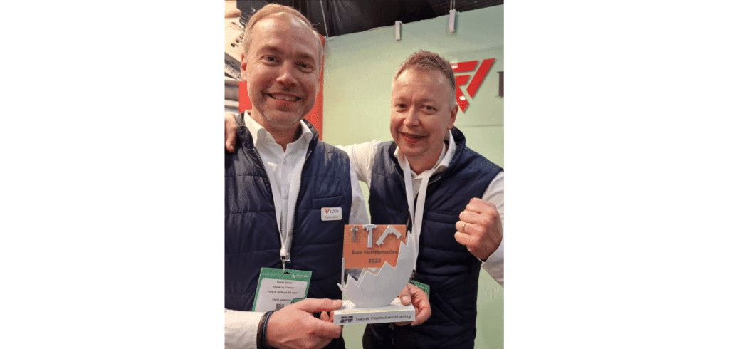 Gislavedsföretag blev Årets Verktygsmakare Till vänster på bild: Tobias Sjödell, vd Form & Verktyg Lööf och Marcus Sjödell som arbetar med projektledning på företaget.