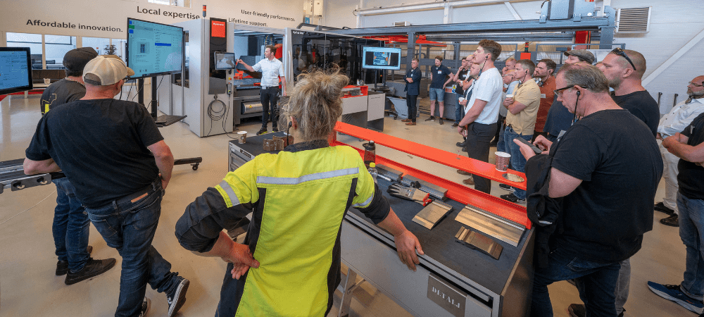 Föreläsning om ByCut Star 3015. Denna fiberlaserskärmaskin har en lasereffekt på 20 kW. Foto: Industribilder