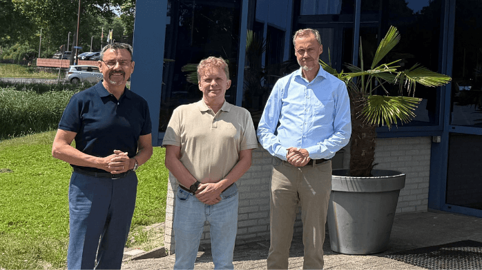 Dacke Industri expanderar i Europa Från vänster: Lars Fredin, vd och koncernchef för Dacke Industri, David Rijke, vd och delägare av Divardy Bakery Services B.V. samt Kenneth Carlsson, president precision och protection för Dacke Industri.