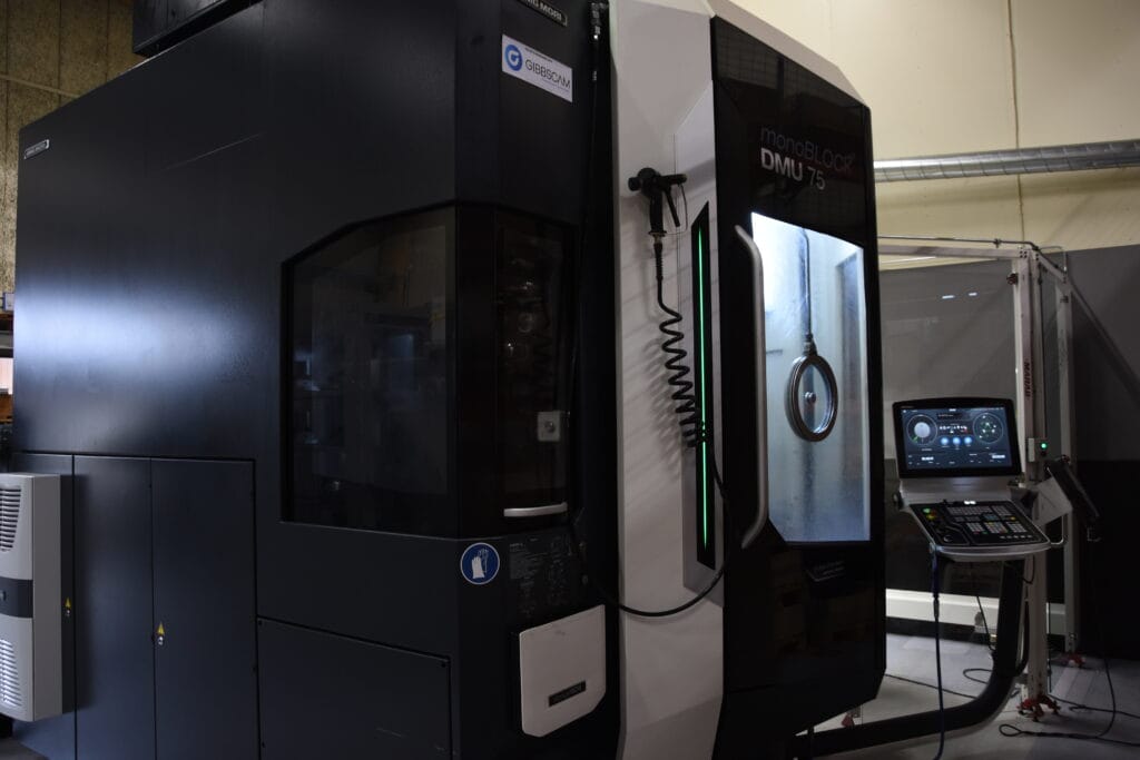DMG Mori DMU 75 MonoBlock är mycket stabil och vridstyv maskin som hanterar arbetsstycken med en diameter upp till 840 mm och med en höjd upp till 500 mm. Foto: Per Sjögren