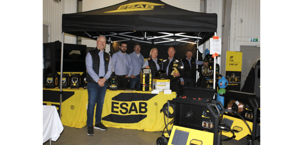 Svetsmässan i Kristianstad är tillbaka Esab ställde ut och demonstrerade delar av sitt produktinnehav. Representanterna från Esab var nöjda med svetsmässan. Foto: Lisette Wallström
