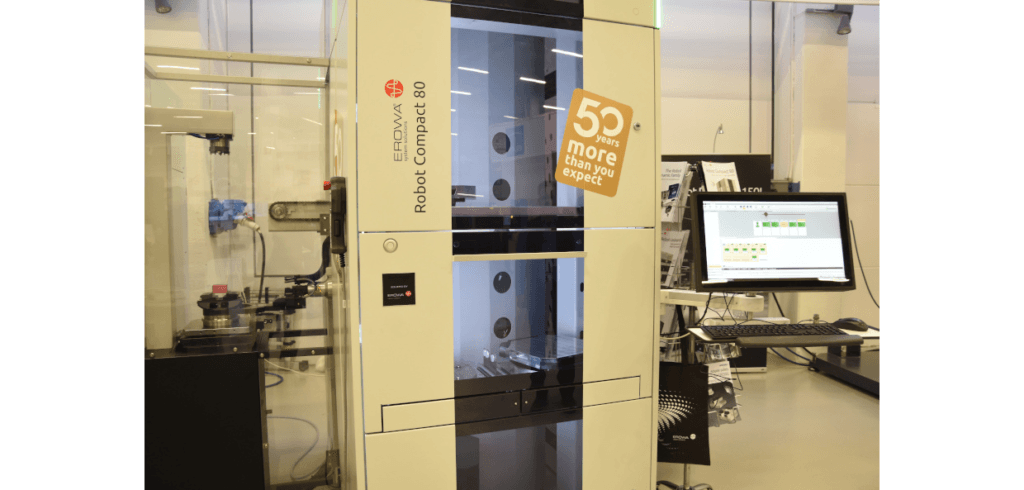 Mycket effektiv produktion med en palettiserad fleroperationsmaskin Ett av många paletthanteringssystem som finns på marknaden är Erowa Robot Compact 80. Systemet upptar endast en golvyta på 2x1 meter och kan serva två maskiner. Foto: Per Sjögren