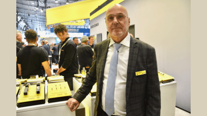 Tony Asplund är försäljningschef på Horn Sverige. Denna bild togs av Verkstadstidningen under mässan AMB i Stuttgart. Foto: Per Sjögren