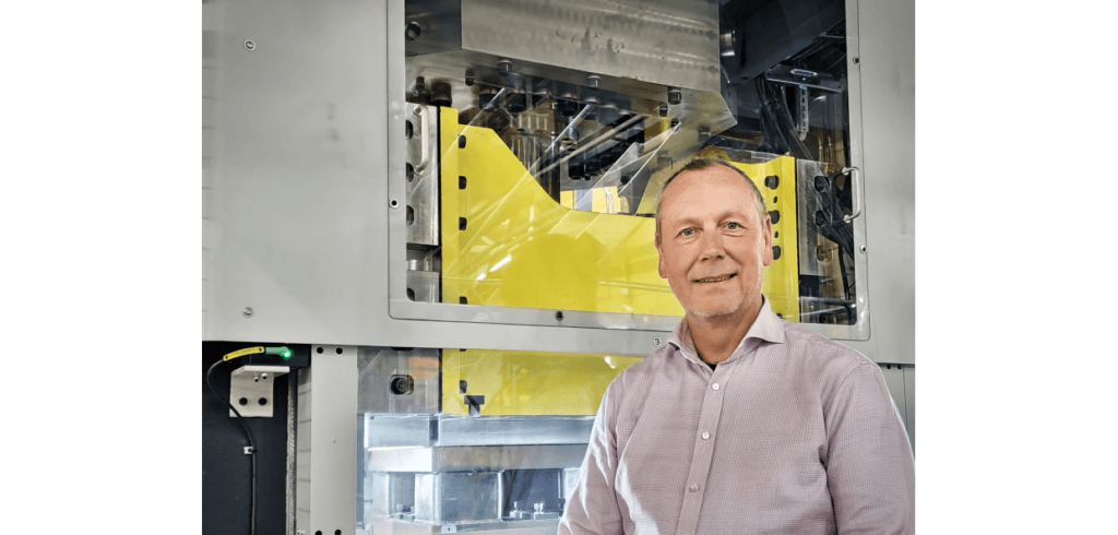 Snabb och energieffektiv. AP&T:s servohydrauliska press kommer nu i en version avsedd för progressiv pressning, prägling, stansning och djupdragning. Det berättar Mikael Karlsson, Product Manager Presses på AP&T. Foto: AP&T