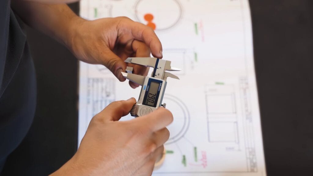 Mitutoyos handverktyg som skjutmått, mikrometrar och andra mätdon ingår i vardagen på WatAJet och hjälper till att stärka företagets precisionsrykte. Foto: Mitutoyo