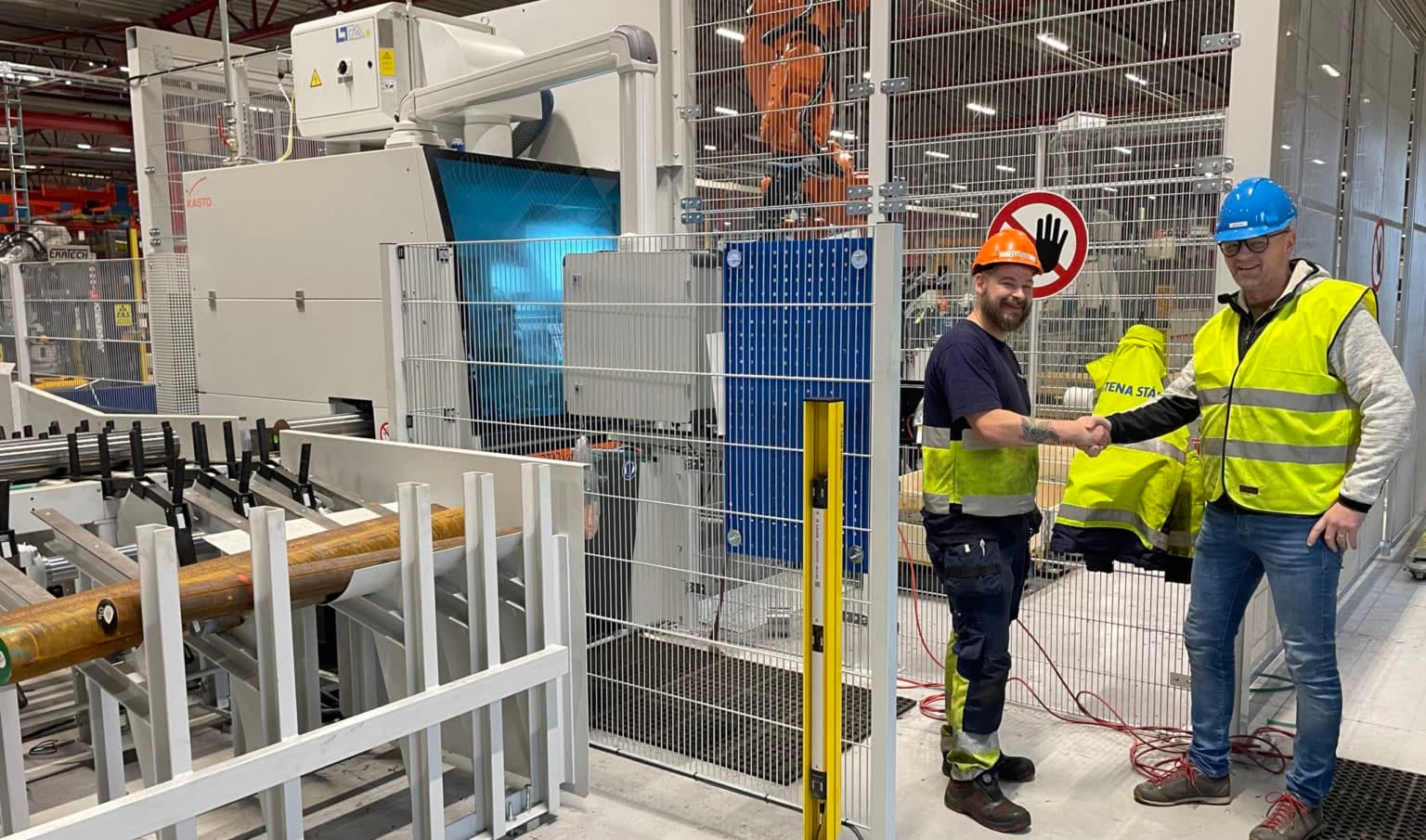 KASTOvariospeed C18 med robot Tobias Damberg produktionstekniker Stena Stål AB, Clas Magnusson säljare Mekana Maskin AB