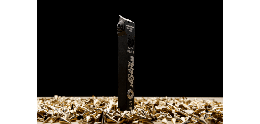 Snabb och stabil verktygsväxling med nya WhizFix 2.0 WhizFix 2.0 är inte större än en solid hållare. Det medför att det är lättare att fixera stabilt, vilket leder till finare detaljer och längre livslängd på verktygen. Foto: Tuana Fridén