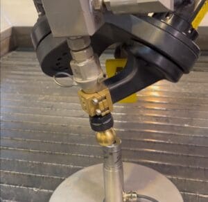 Med Auto TCP Calibration Tool kan en inmätning av ett nytt verktyg utföras på en femtedel av tiden jämfört med manuell kalibrering. Foto: Water Jet Sweden