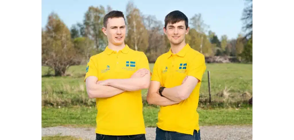 Jacob och Max representerar Sverige i automation Jacob Lind och Max Toth är redo för tävling i automationsteknik i Lyon. Foto: Viktor Fremling/WorldSkills